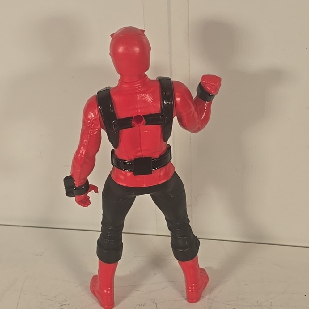 Power Ranger Beast Morphers Figure 9.5-inch Scale Red Ranger Action Figure Toy - Picture 6 of 7